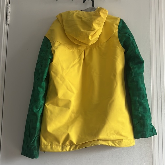 Ride snowboarding jacket, size small - Picture 2 of 5